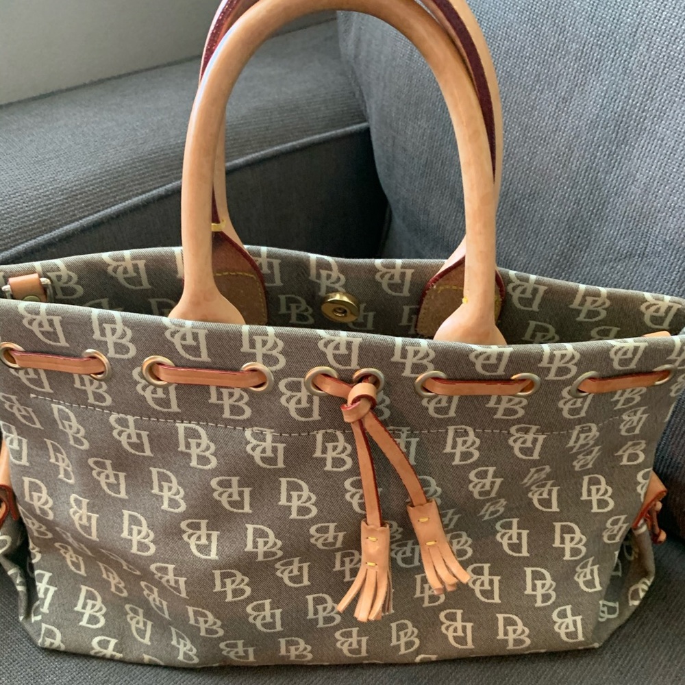 Dooney & Bourke bag